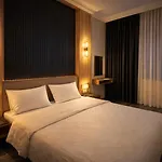 ホテル Lina Luxury 2*